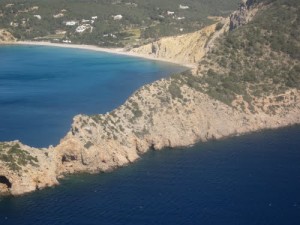 Cala Jondal_Punta_tomx_GE2